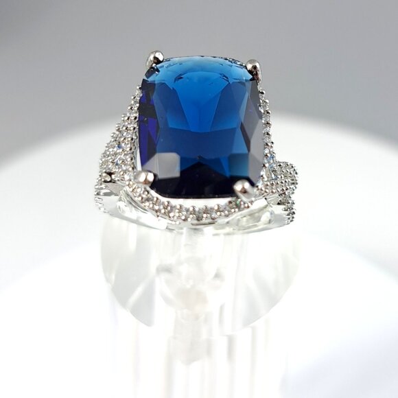 Beautiful Blue Stone Ring - Picture 4 of 4